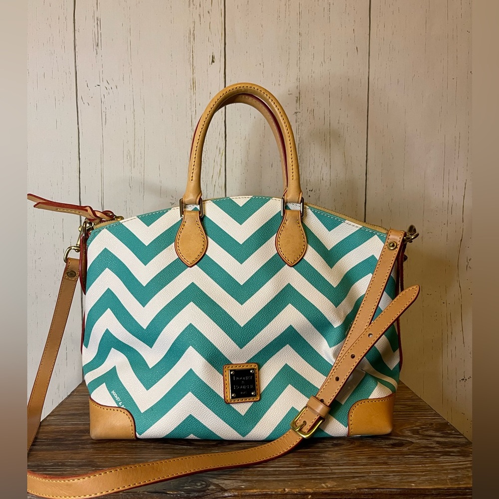 Dooney & Bourke cross body and hand purse.